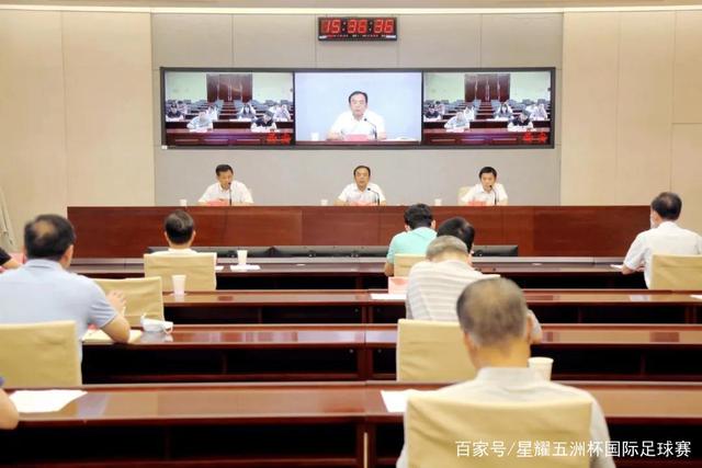 巴黎与里昂比赛因金球奖变更时间，球迷不满呼吁抵制